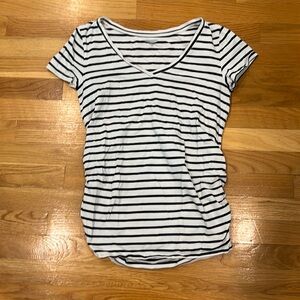 Old Navy maternity t shirt